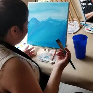 They came 2 our home, set up EVERY single thing-tarps,chairs, etc. So easy 4us! We all felt like picassos, had great laughs &amp; great times!