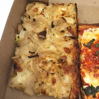 Caramelized Onion Pizza