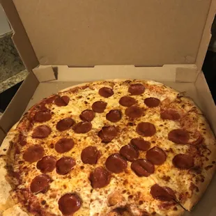 Large pepperoni pizza