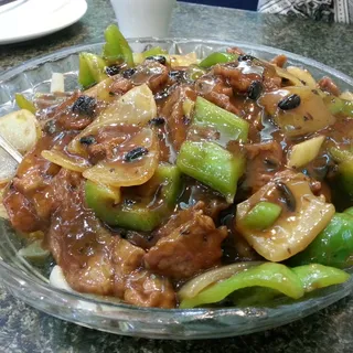 324. Rice Noodle and Sliced Beef with Green Pepper in Black Bean Sauce