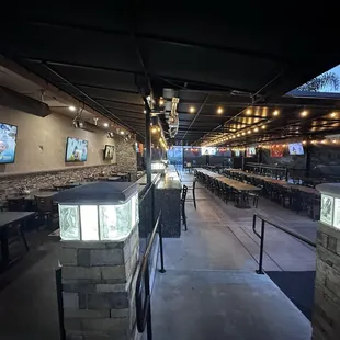 the outside of the restaurant