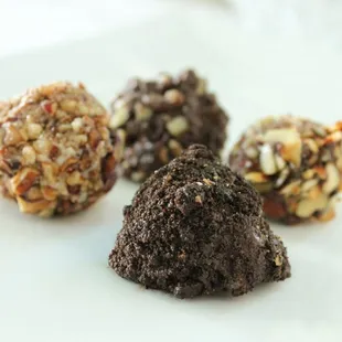 Traditional Truffle Pack-Keep Me Up All Night (Kahlua™), How To Kiss A Millionaire (peppermint), My Fair Cherry, A Bit of Southern Charm