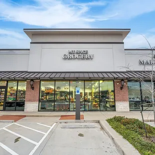 Convenient Location Clean Kitchen and Store