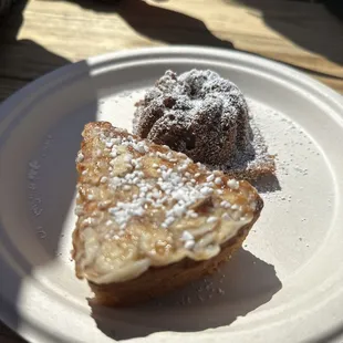 Pear cocoon &amp; Swedish cake