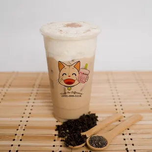 Oolong Milk Tea with Milk Foam