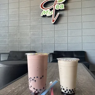 Strawberry smoothie with blueberry poppin boba and horchata milk tea