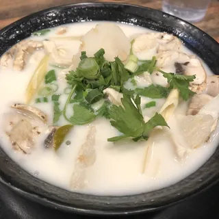 Tom Kha