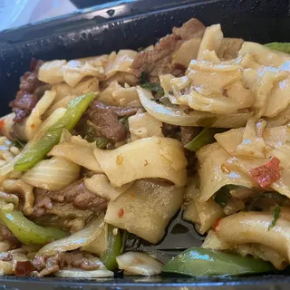 Pad See Ew (Sweet Soy Sauce Noodle)