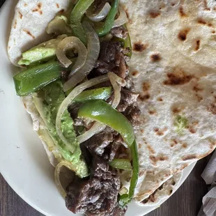 Beef fajitas with avocado
