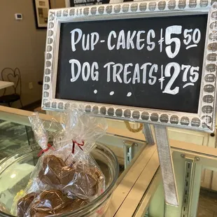 Treats for the doggos