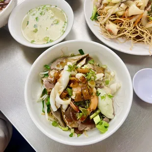 Mì hủ tiếu dài khô đặc biệt (egg/clear tapioca noodles)