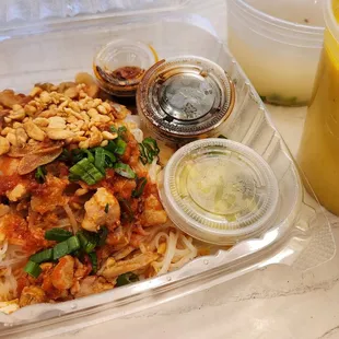 35. Warm Tofu with Rice Noodle and Chicken