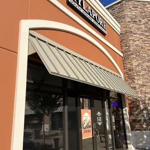 the outside of a restaurant