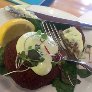 Crab Cake with Lemon Dill Sauce