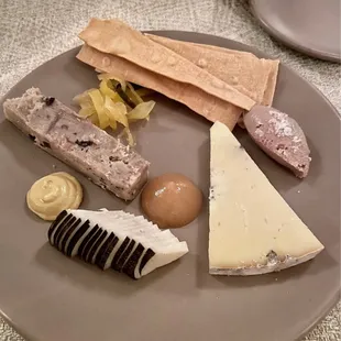 Charcuterie board (small)