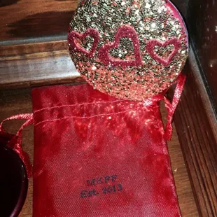 Signature throw - a compact!