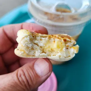 Crème Brûlée Macaroon