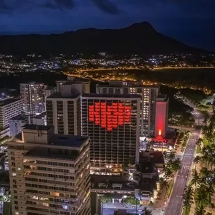 MYSTICAL SOUNDS lighting up the Marriott Waikiki
