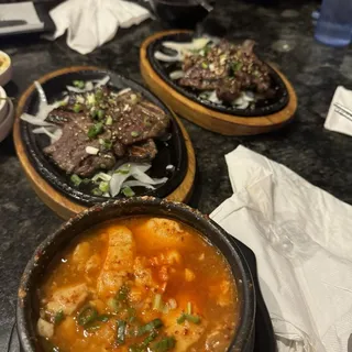 C5. La Kalbi and Soft Tofu Stew ( )