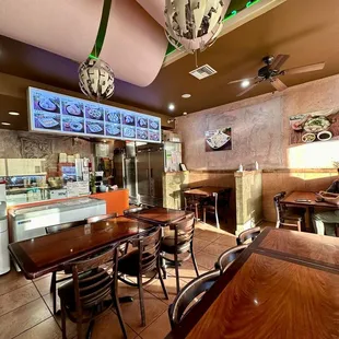 Father's Day Only to Go Orders, sold out and we're going to close early.