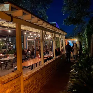 Approaching the host stand. Outdoor seating on the left