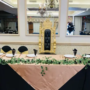 Throne Chair Rental