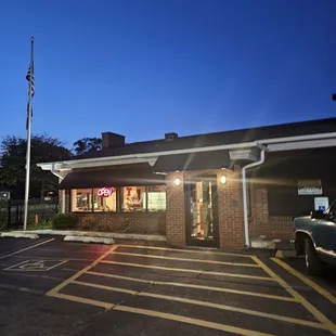 the outside of the restaurant