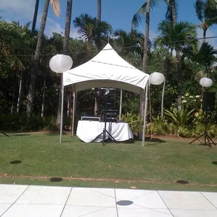 A clean, minimal setup for a wedding at Lanikuhonua.