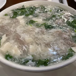 Minced Beef Soup with Egg White & Cilantro ⻄湖⽜⾁羹