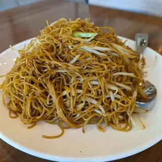 Chow Mein with Bean Sprout, Onion, & Fresh Vegetables 素菜炒麵