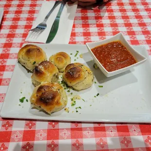 Garlic knots