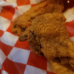 4 wings and fries to hit the spot for $5