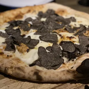 Tartufata Pizza
