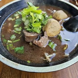 BOAT NOODLE SOUP ()