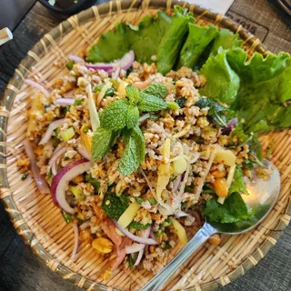 YUM NAEM KHAO TOD ()