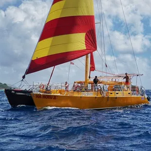 NA HOKU 2 SAILING