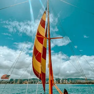 NA HOKU 2 SAILING