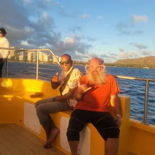 Follow #Grateful Carlos #Bigfunglasses in Waikiki Honolulu Oahu Hawaii