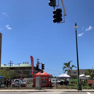 Crossing Ala Moana Boulevard to Nā Kūpuna Makamae