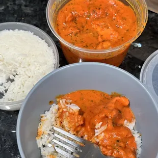 Finger Lickin Butter Chicken &amp; side of rice to-go
