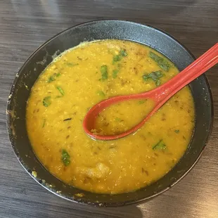 Lentil soup with Samosa