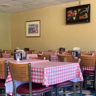 Dining room with flatscreen.