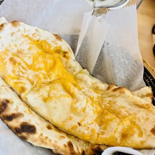 Cheese naan