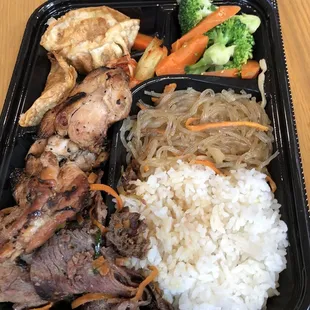 Bento Combo of Chicken and Beef (4 stars - lots of meat piled on!)