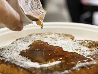 Izē's Deli & Bagelry