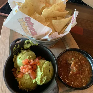 Vegan Chips & Guacamole