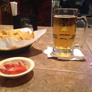 Big beers, decent price. Good, spicy salsa.