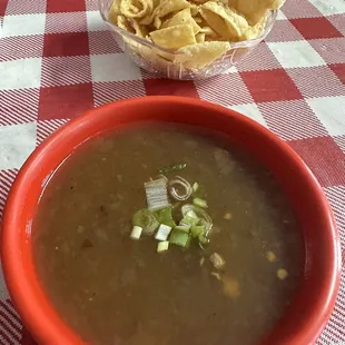 Hot &apos;n sour soup