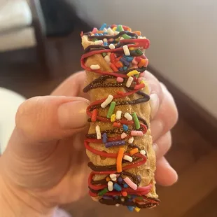 Mini cannoli- peep the glitter! Sooo fun! I wish this had more crunch but taste overall was great!