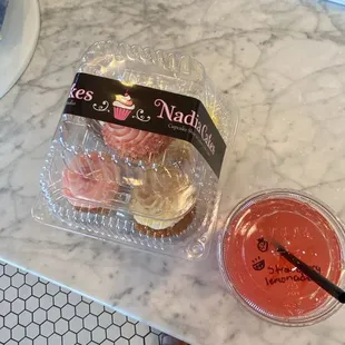 Cupcake &amp; lemonade!